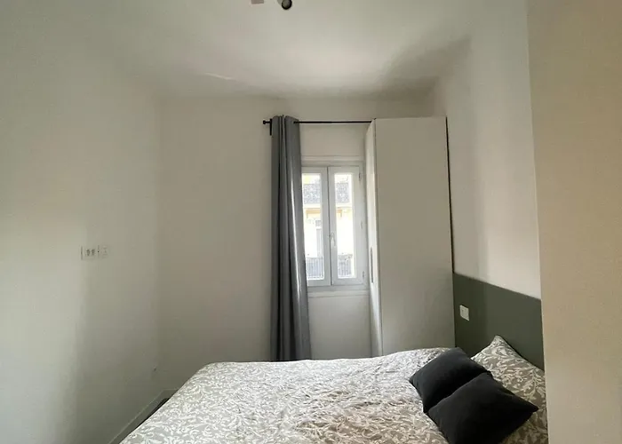 Cozy Monaco Border * روكوبرُن كاب مارتي